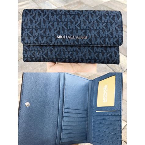 michael kors wallet travel|Michael Kors multifunction wallet.